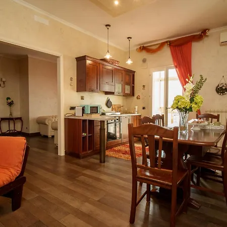 A Un Passo Da Apartment Taranto Exterior photo